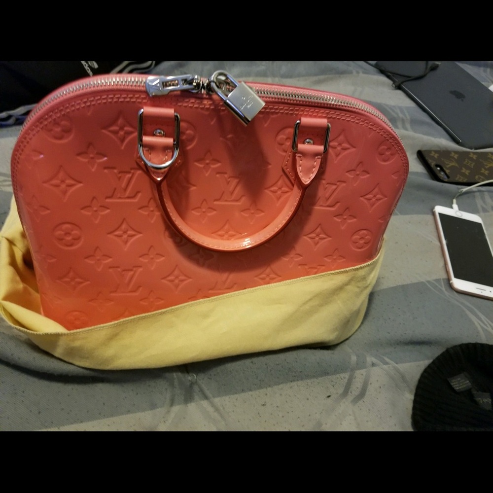 Louis Vuitton Alma vernie